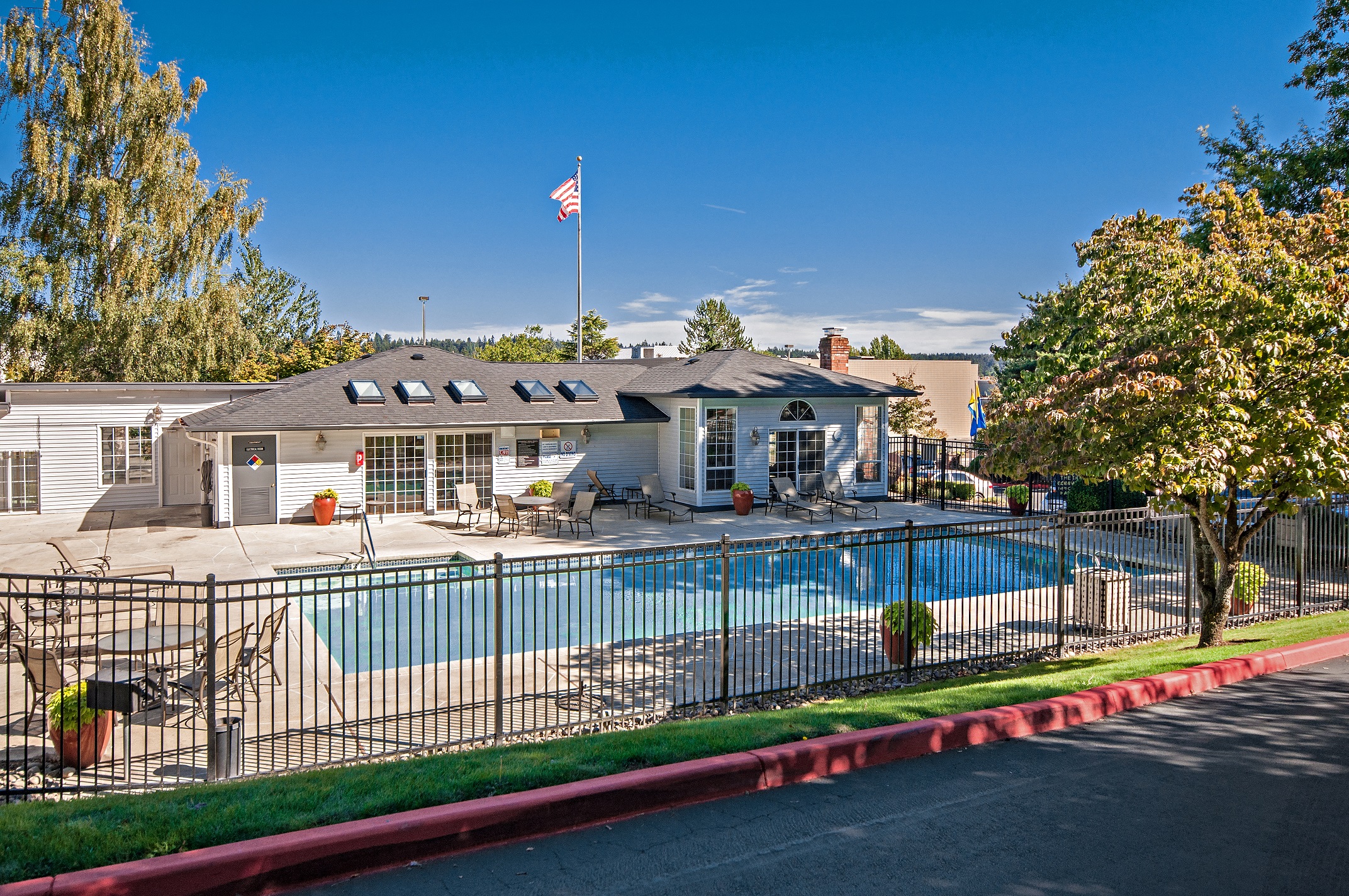 Wellington_Apartments_Silverdale_WA_Outdoor Pool